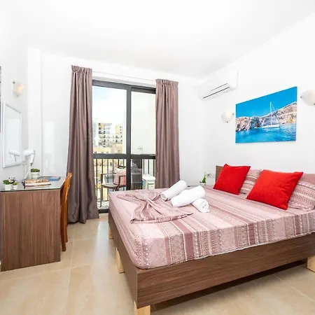 Sea Bliss With Terrace Just Off Seafront In - By Getawaysmalta Daire
