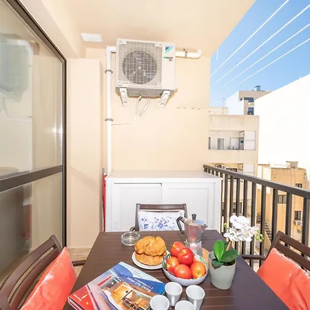 Apartman Sea Bliss With Terrace Just Off Seafront In - By Getawaysmalta *