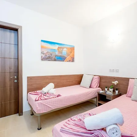 Lejlighed Sea Bliss With Terrace Just Off Seafront In - By Getawaysmalta San Pawl il-Baħar