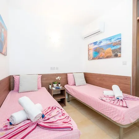 Sea Bliss With Terrace Just Off Seafront In - By Getawaysmalta San Pawl il-Baħar