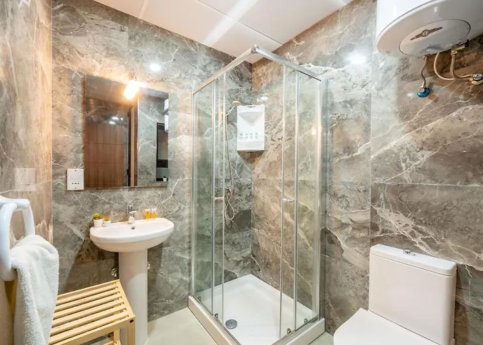 Sea Bliss With Terrace Just Off Seafront In - By Getawaysmalta Lägenhet