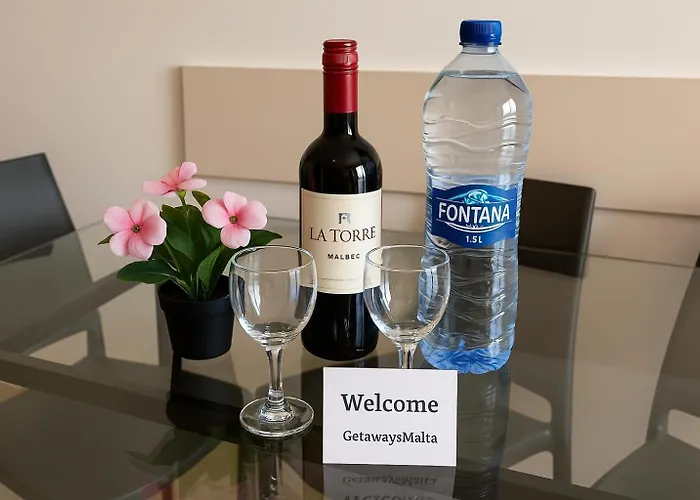 Sea Bliss With Terrace Just Off Seafront In - By Getawaysmalta Lägenhet St. Paul's Bay