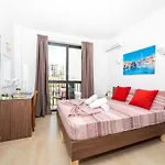 Sea Bliss With Terrace Just Off Seafront In - By Getawaysmalta Apartman